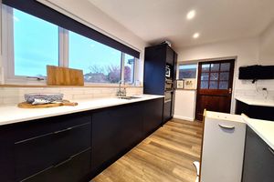 Kitchen- click for photo gallery